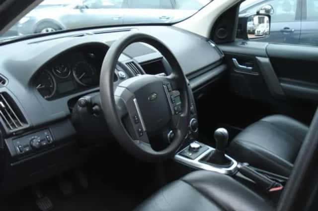 Land Rover Freelander (2010) thumbnail 6