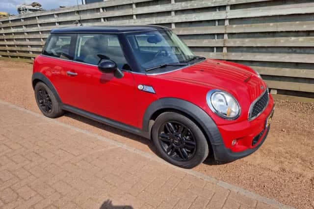 MINI Cooper S (2012) thumbnail 1