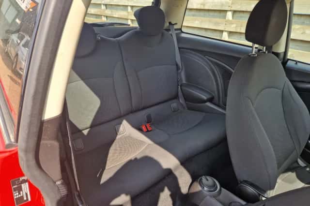 MINI Cooper S (2012) thumbnail 4