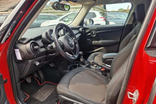 MINI Cooper (2017) thumbnail 6