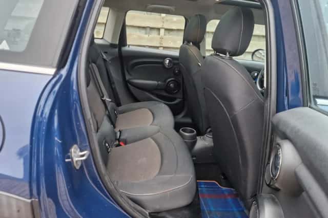 MINI Cooper (2015) thumbnail 4