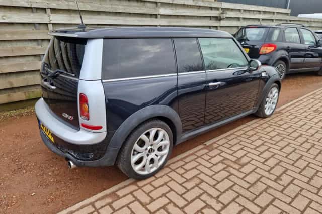 MINI Clubman (2008) thumbnail 2
