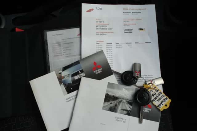 Mitsubishi Colt (2012) thumbnail 5