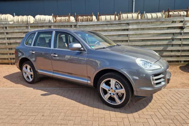 Porsche Cayenne (2007) thumbnail 1