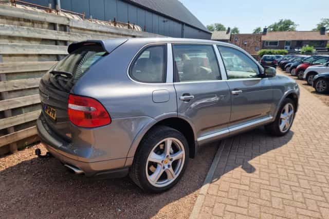 Porsche Cayenne (2007) thumbnail 2