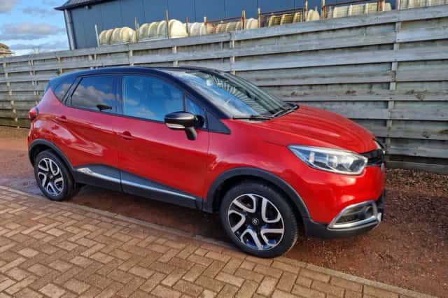 Renault Captur (2016) thumbnail 1