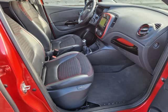 Renault Captur (2016) thumbnail 3
