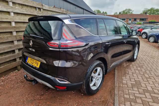 Renault Espace (2016) thumbnail 2