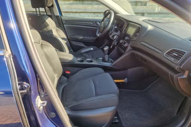 Renault Mégane (2018) thumbnail 3