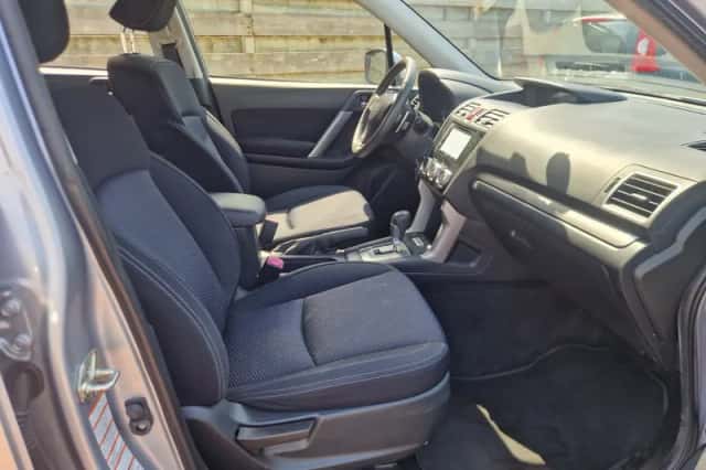 Subaru Forester (2017) thumbnail 3