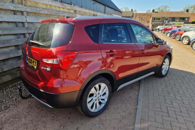 Suzuki S-Cross (2020) thumbnail 2