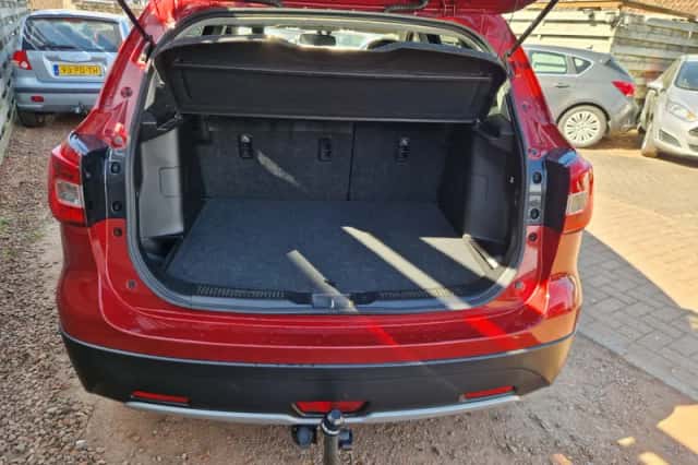 Suzuki S-Cross (2020) thumbnail 5