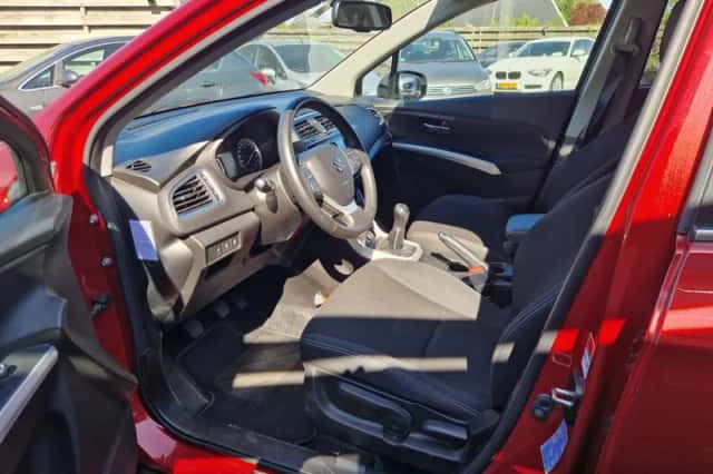 Suzuki S-Cross (2020) thumbnail 6