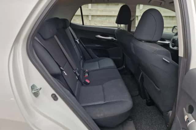 Toyota Auris (2012) thumbnail 4