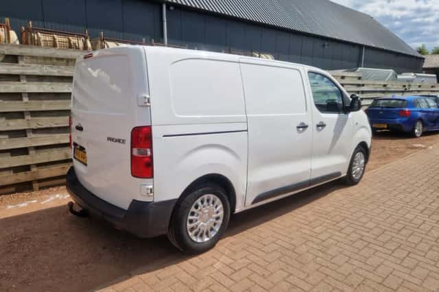 Toyota Proace (2021) thumbnail 2