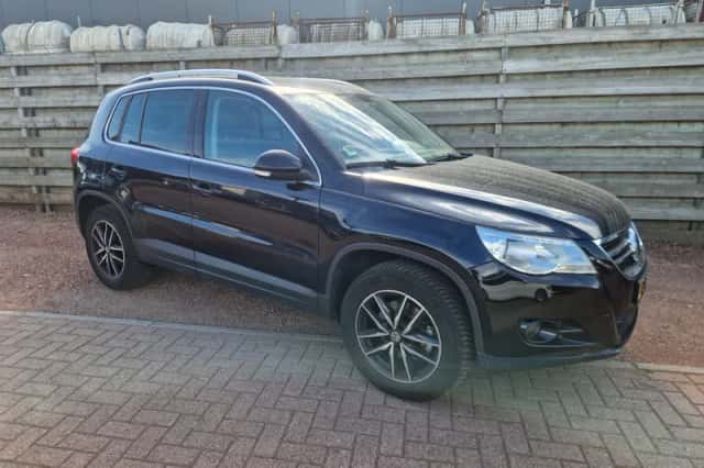 Volkswagen Tiguan (2010) thumbnail 1
