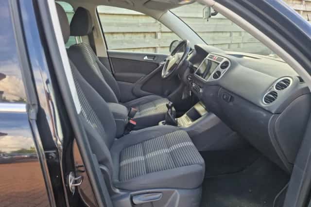 Volkswagen Tiguan (2010) thumbnail 3