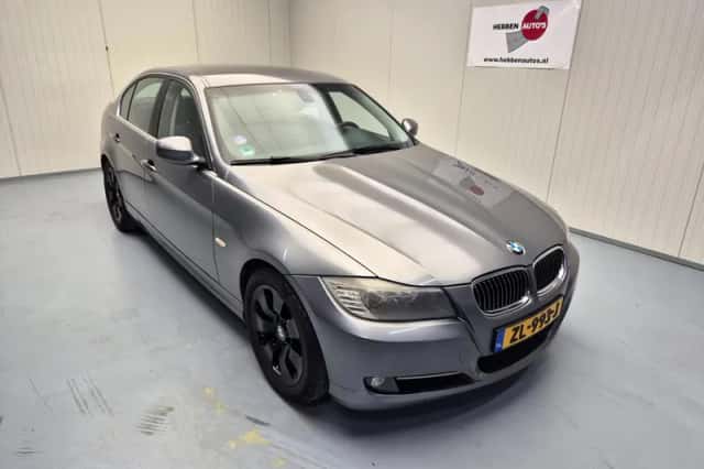 BMW 3-Serie (2011) thumbnail 1