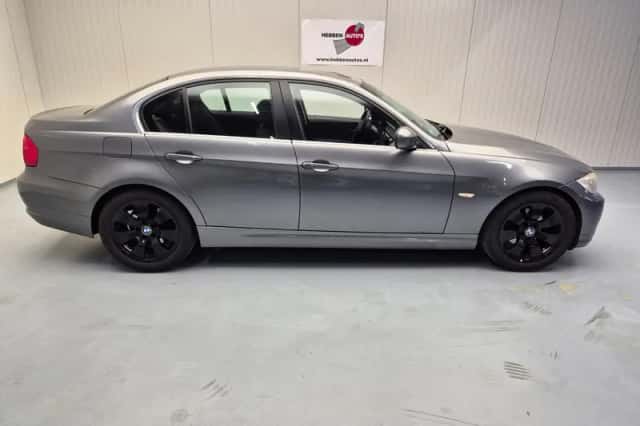 BMW 3-Serie (2011) thumbnail 2