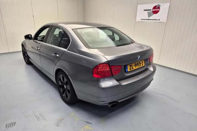 BMW 3-Serie (2011) thumbnail 4
