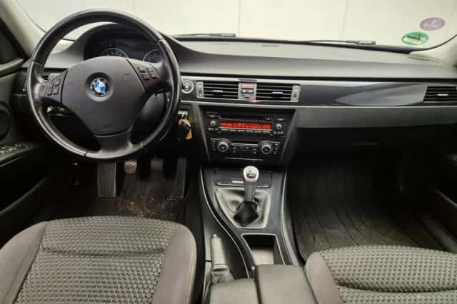 BMW 3-Serie (2011) thumbnail 5