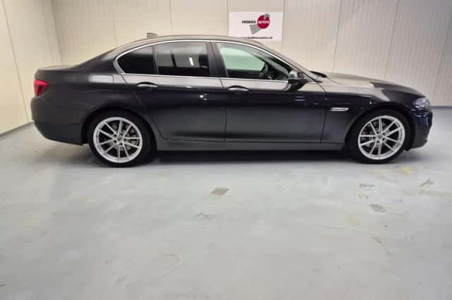 BMW 5-Serie (2015) thumbnail 2