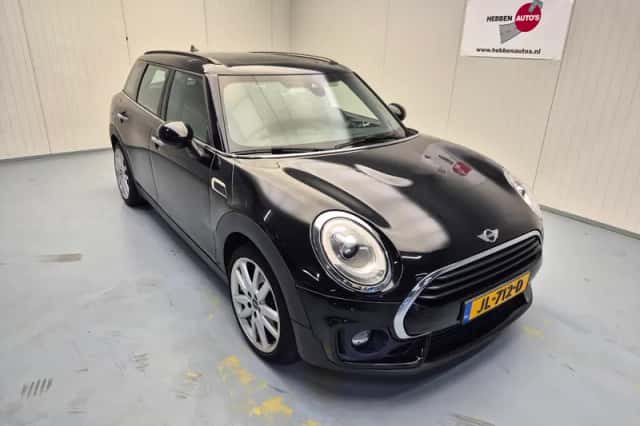MINI Clubman (2016) thumbnail 1