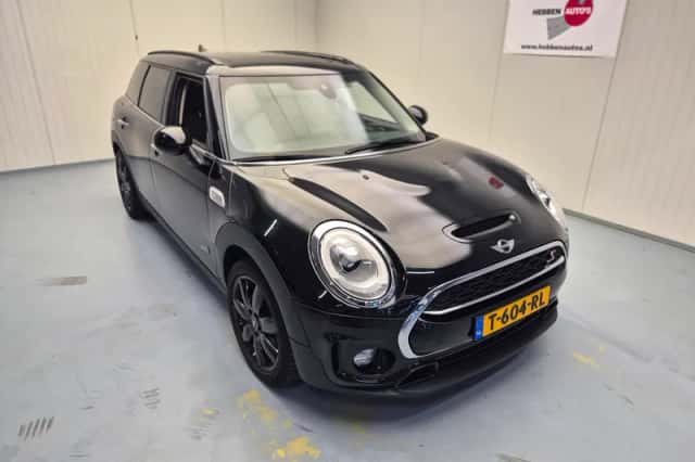 MINI Clubman (2017) thumbnail 1