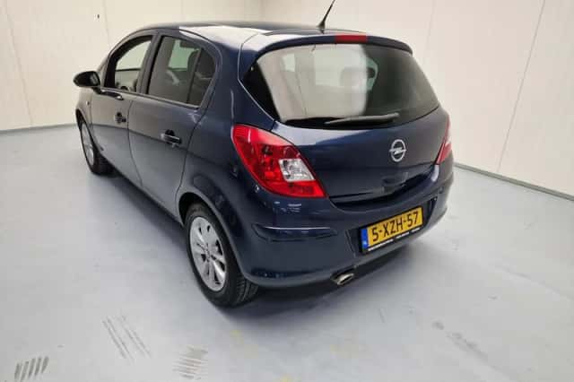 Opel Corsa (2014) thumbnail 4