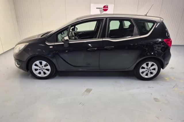 Opel Meriva (2016) thumbnail 3