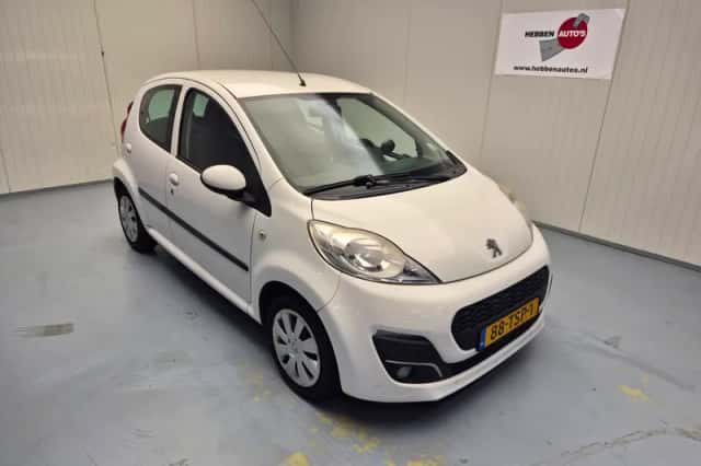Peugeot 107 (2012) thumbnail 1