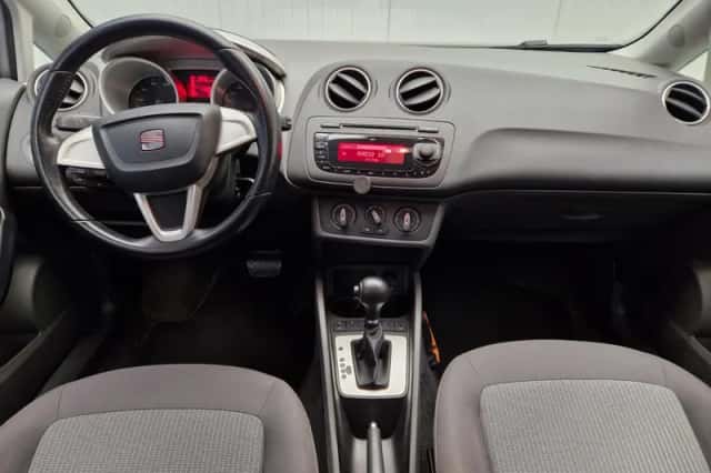 SEAT Ibiza (2011) thumbnail 5