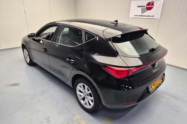 SEAT Leon (2022) thumbnail 4