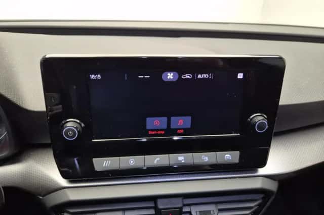 SEAT Leon (2022) thumbnail 6