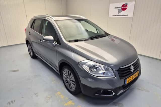 Suzuki SX4 S-Cross (2015) thumbnail 1