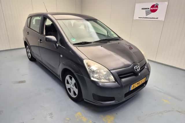 Toyota Verso (2009) thumbnail 1