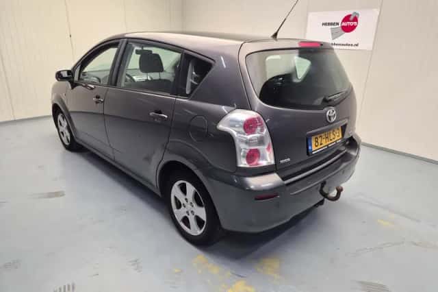 Toyota Verso (2009) thumbnail 4