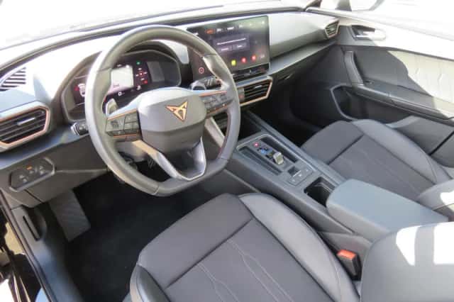 CUPRA Leon Sportstourer (2024) thumbnail 3