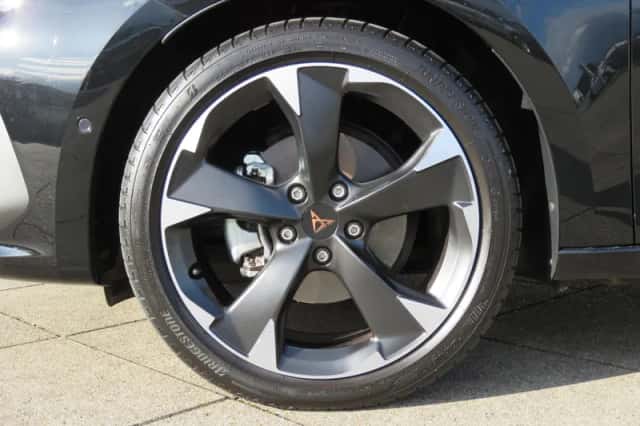 CUPRA Leon Sportstourer (2024) thumbnail 4