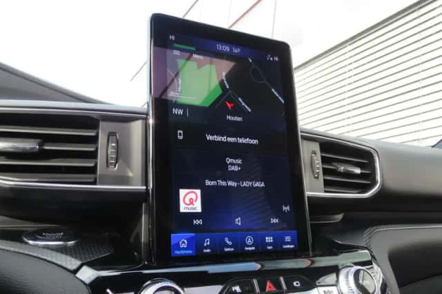 Ford Explorer (2022) thumbnail 16