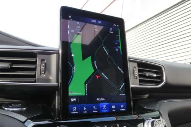 Ford Explorer (2022) thumbnail 18