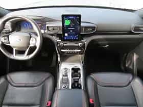 Ford Explorer (2022) thumbnail 3