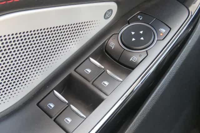 Ford Explorer (2022) thumbnail 23