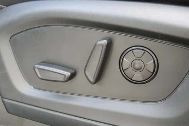 Ford Explorer (2022) thumbnail 24