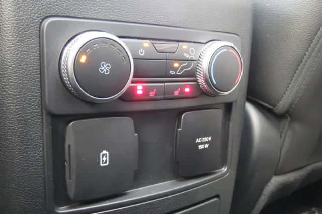 Ford Explorer (2022) thumbnail 26