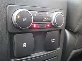 Ford Explorer (2022) thumbnail 26