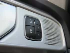 Ford Explorer (2022) thumbnail 30