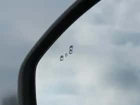 Ford Explorer (2022) thumbnail 32