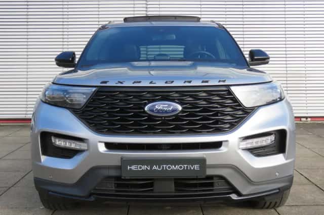 Ford Explorer (2022) thumbnail 5