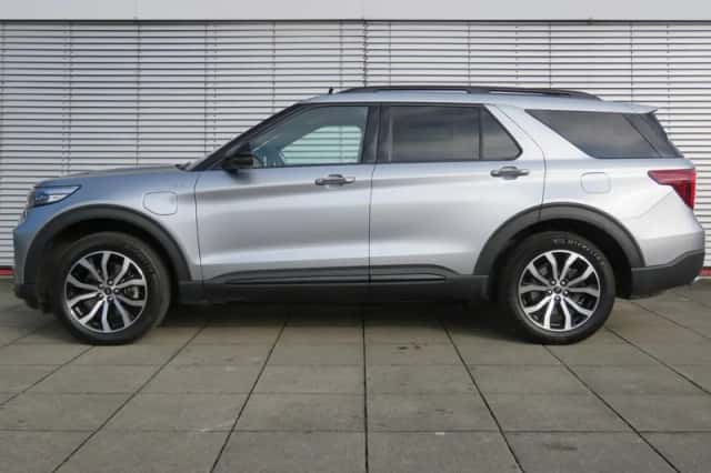 Ford Explorer (2022) thumbnail 6
